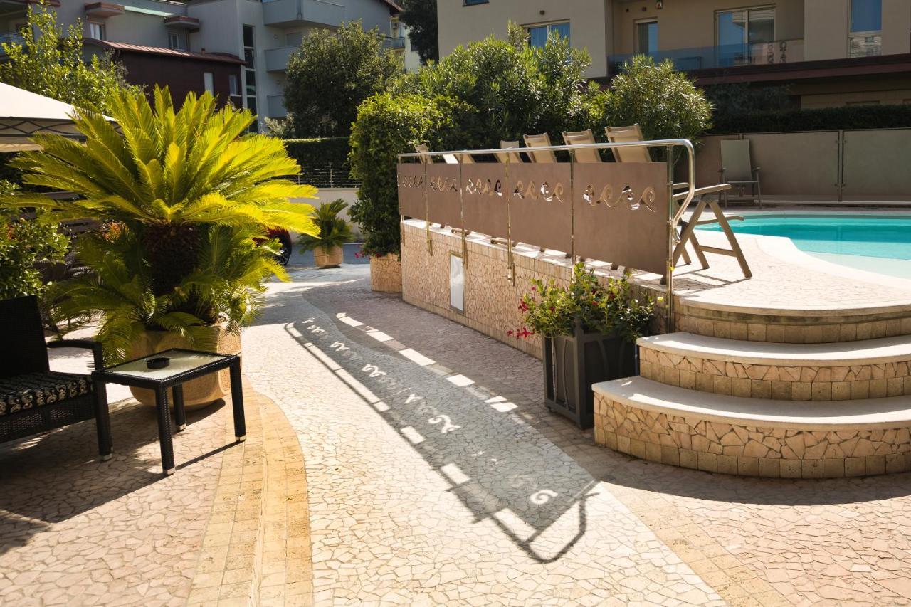 Hotel Desenzano Desenzano del Garda Exterior foto