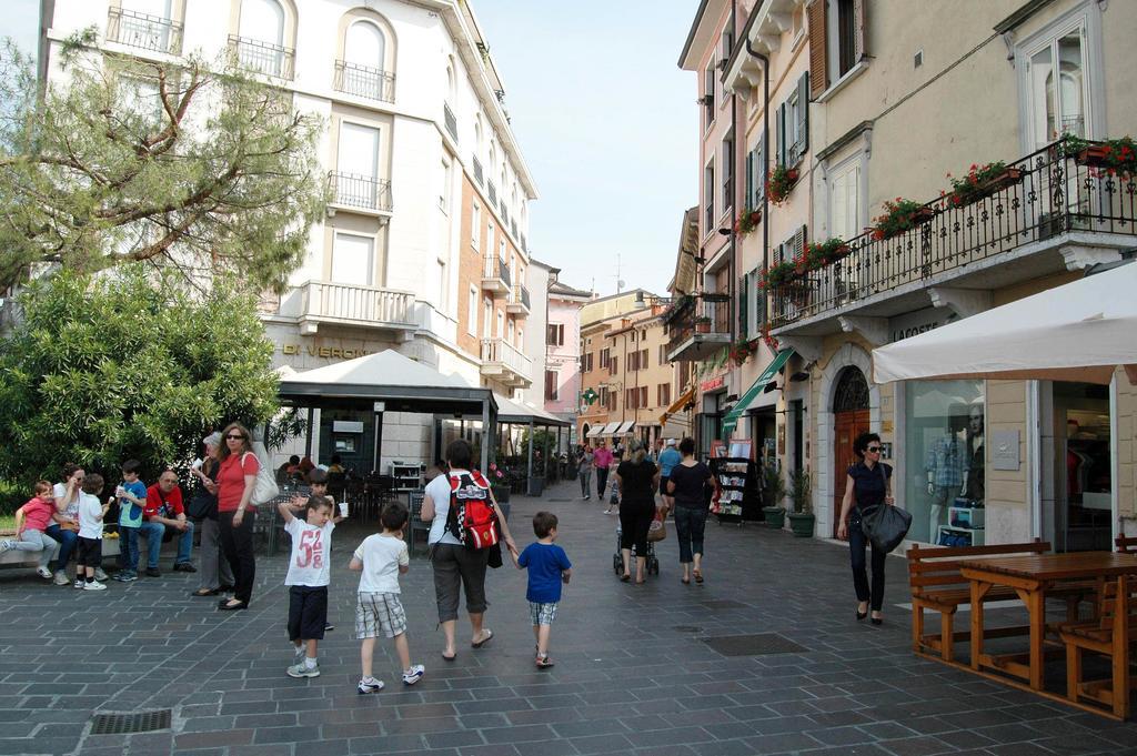 Hotel Desenzano Desenzano del Garda Quarto foto