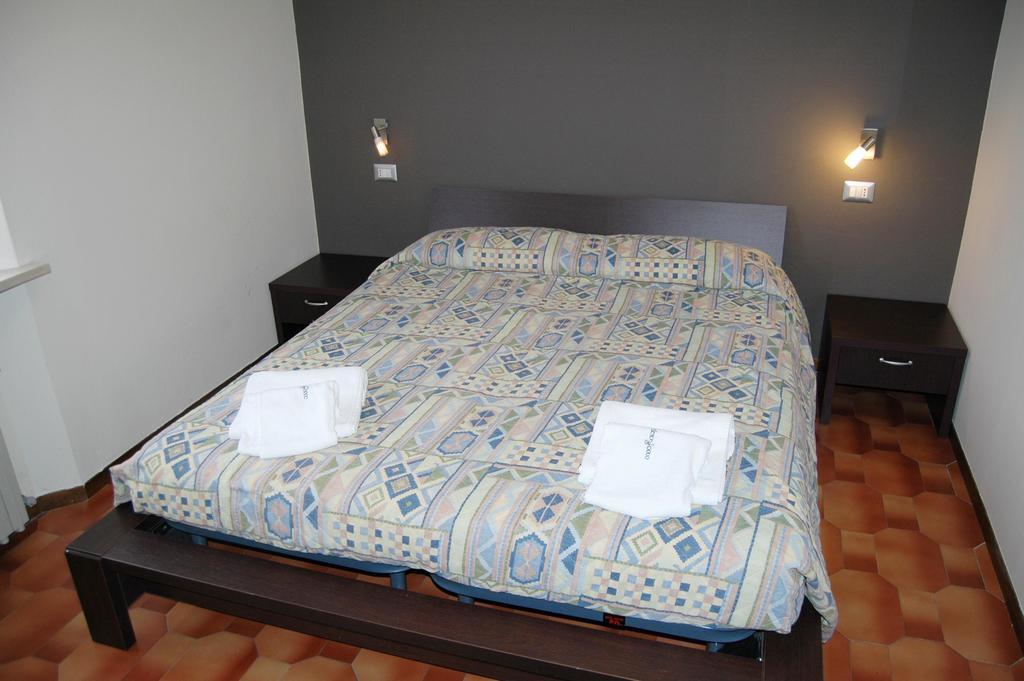 Hotel Desenzano Desenzano del Garda Quarto foto