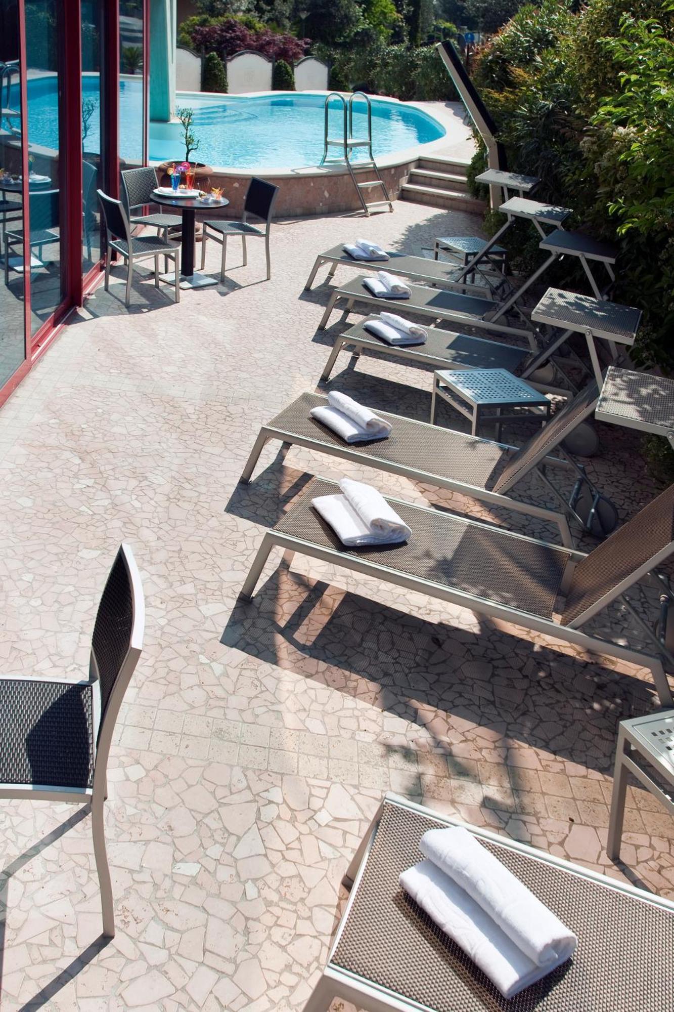 Hotel Desenzano Desenzano del Garda Exterior foto
